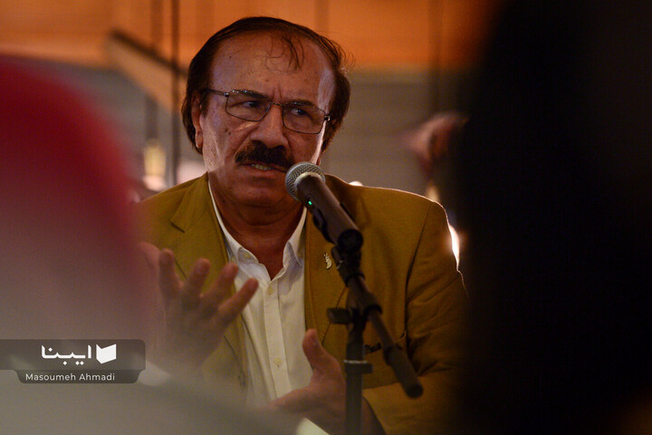 رونمایی کتاب درباره سینما با علیرضا خمسه