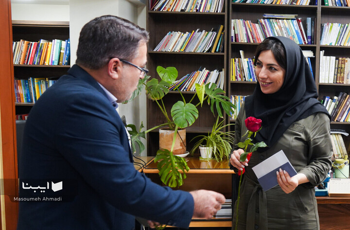 حضور مدیر‌عامل خانه کتاب به مناسبت روز خبرنگار در ایبنا