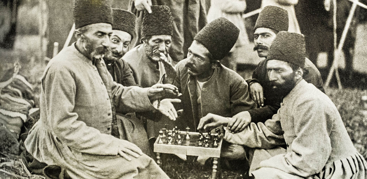 حیرت قجری و انتظامات جدید در دنیای معاصر