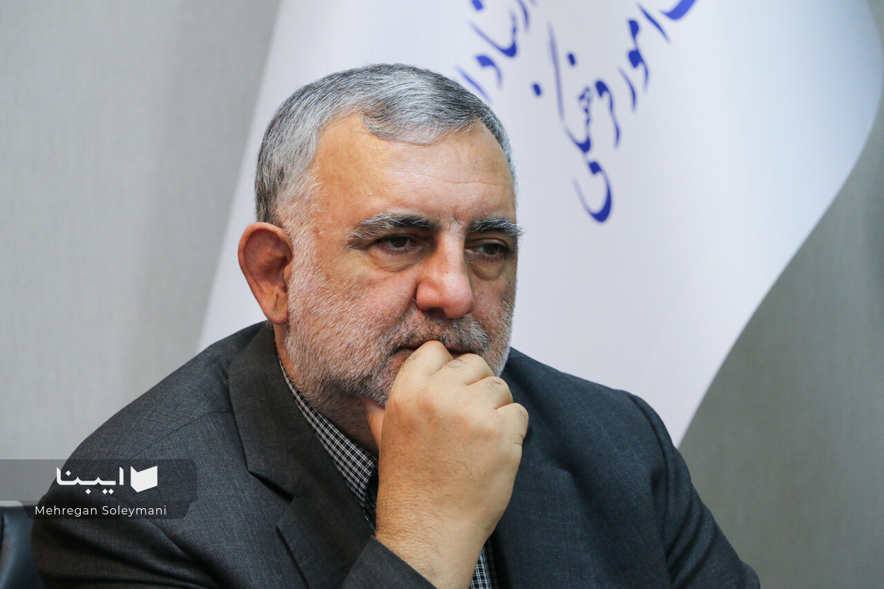 موسی اسوار ادبیات را سرنوشت خویش می‌دانست