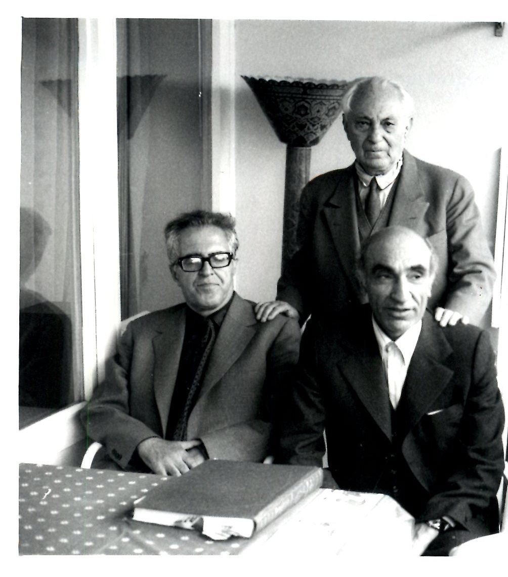 مشتری پروپاقرص کتابفروش‌های دوره‌گرد