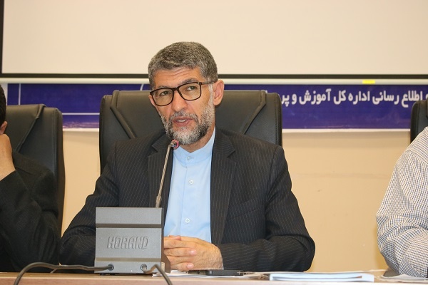 «گنج ادب» در شهرکرد رونمایی شد