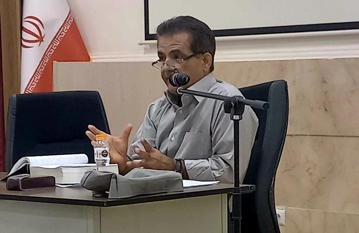 مولوی؛ عارفی با ذهنی سیال و روایتی غیرخطی در دریای معانی