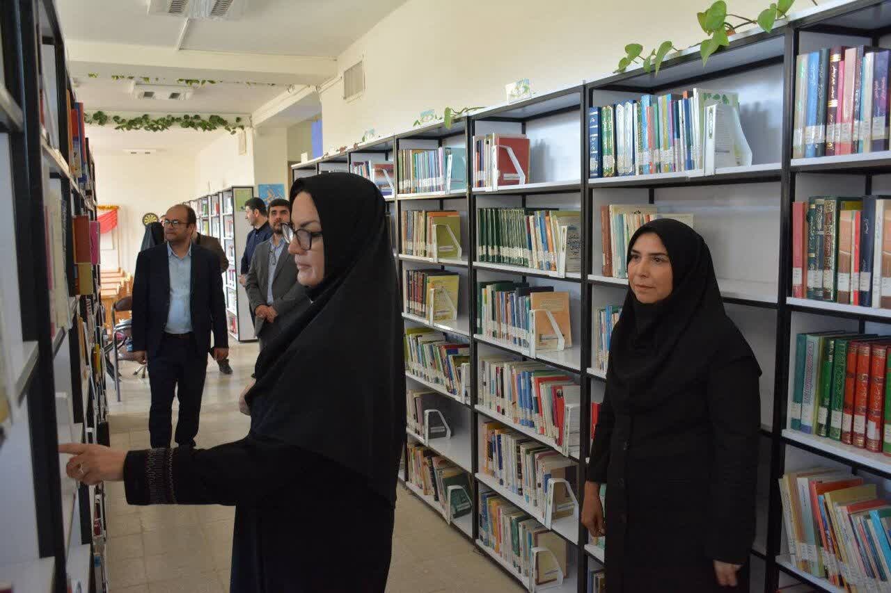 شتاب در تکمیل کتابخانه مرکزی کرمانشاه و گسترش ناوگان کتابخانههای سیار