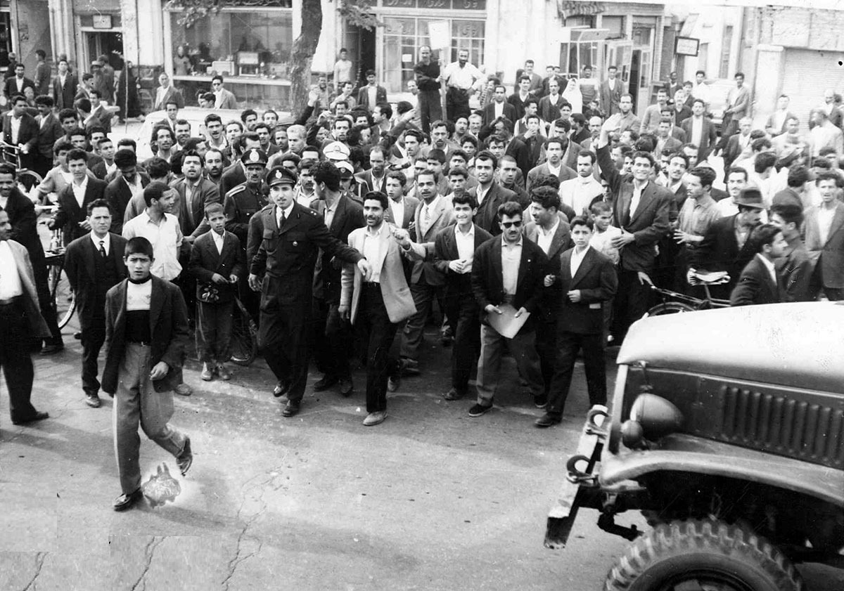 تظاهرات مردم ۲۵ مرداد ۱۳۳۲