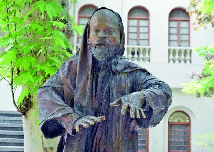 دلیل عزت سلمان فارسی نزد پیامبر(ص) / خیزش تمدنی ما با تکیه بر فرهنگ نیاکان مقدور است /سهروردی پلی میان خرد مینوی و سنت نبوی