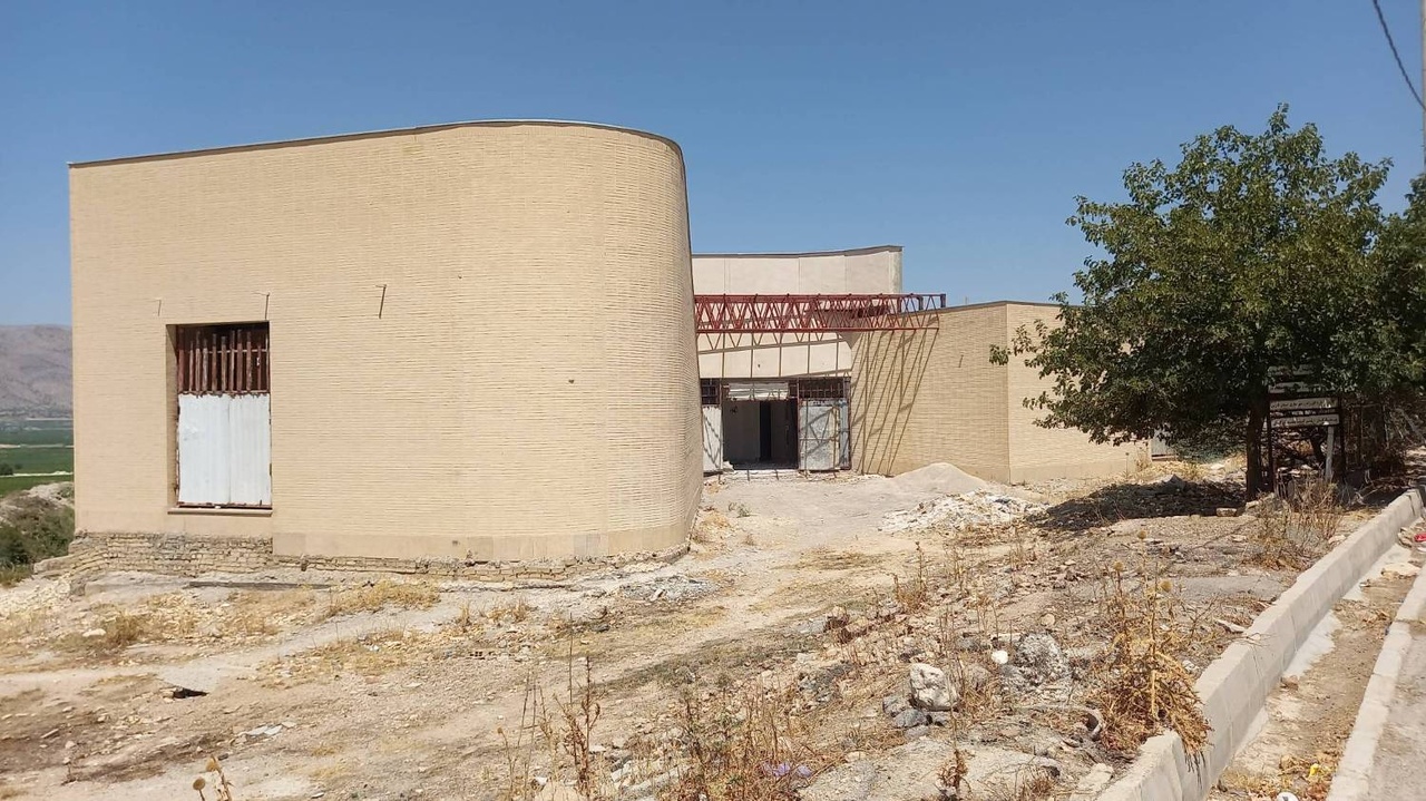 کتابخانه کامفیروز در مسیر تکمیل قرار گرفت