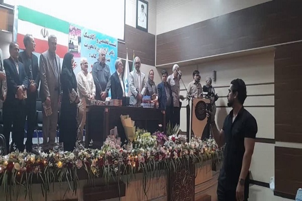 «عشق و دندان سیاه عقل» زیر ذرهبین شاعران و نقادان کرمانشاهی رفت