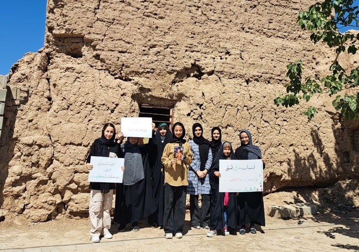 کتاب «گرتا تونبرگ»؛ الهام‌بخش دختران ابویسان برای احیای کوچکترین ارگ خشتی جهان