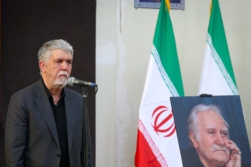 استاد فرشچیان یک هنرمند بیناتمدنی بود