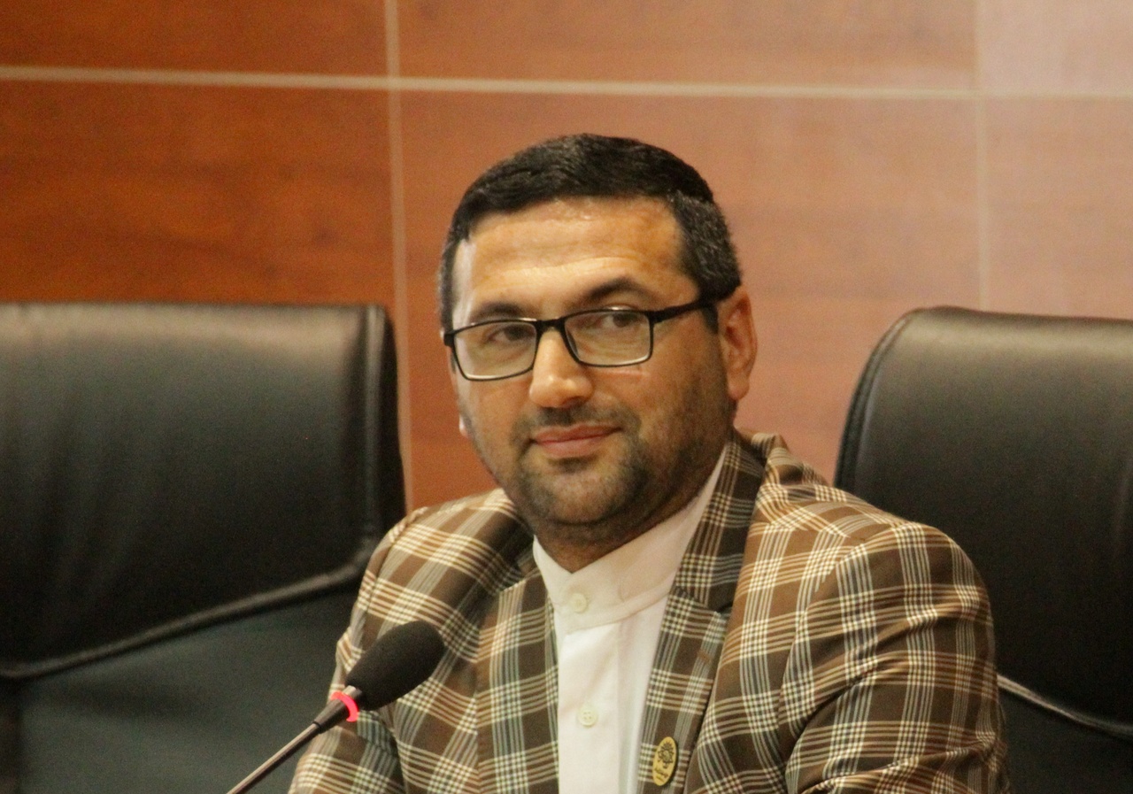 خدا با ماست/ کتاب خاک‌های نرم کوشک را بخوانید