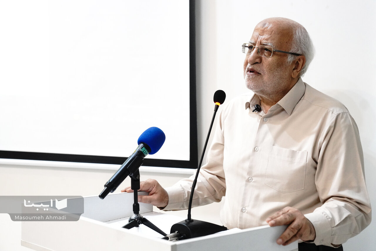 صدها کتاب هم درباره حضرت محمد(ص) نوشته شود هنوز کافی نیست