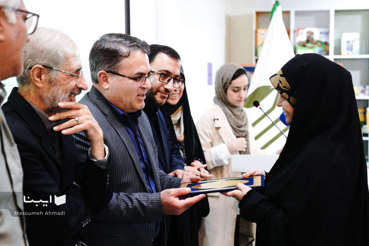 صدها کتاب هم درباره حضرت محمد(ص) نوشته شود هنوز کافی نیست