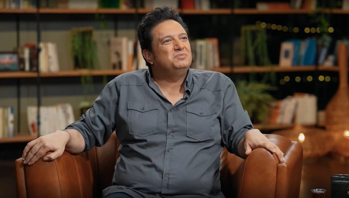 گروس عبدالملکیان: شاعر کشف نمی‌کند، پنهان می‌کند/ شعر حسودترین معشوق دنیاست + فیلم