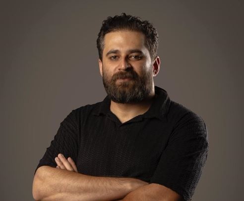 نمایش «قبیله‌ها» نقدی بر هر نوع تعصب است / تائیدی بر نظریه لکان درباره زبان و قدرت