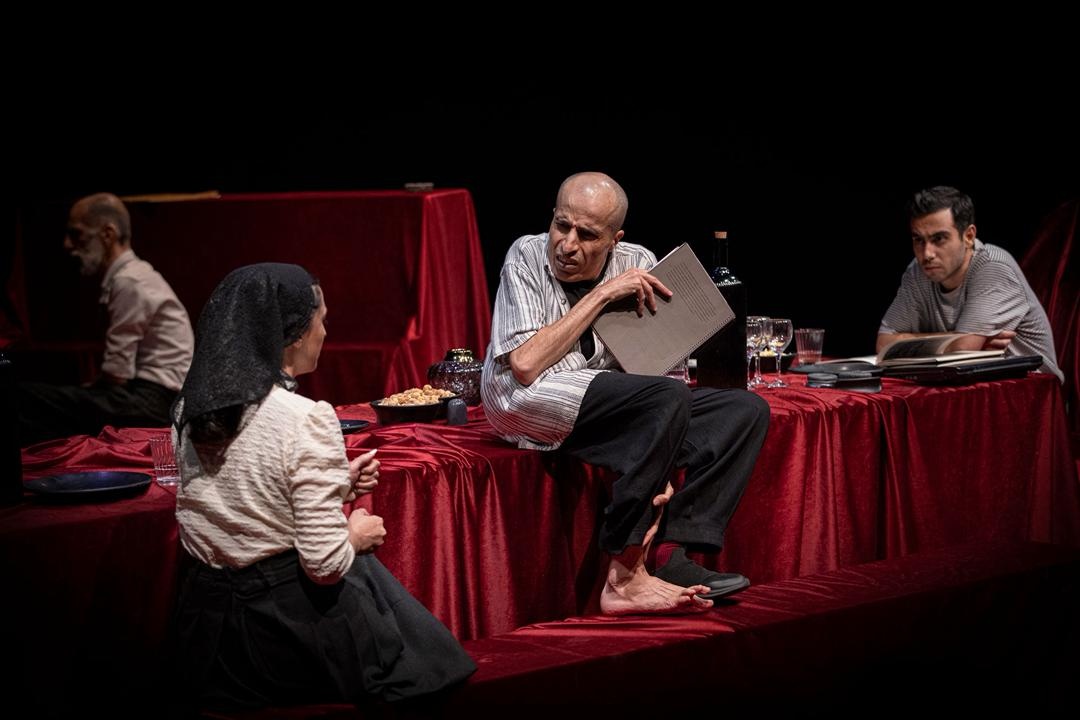 نمایش «قبیلهها» نقدی بر هر نوع تعصب است / تائیدی بر نظریه لکان درباره زبان و قدرت