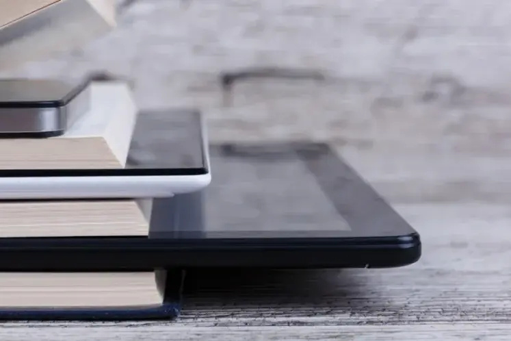 مطالعه کتاب‌های صوتی و الکترونیکی در آینه آمار