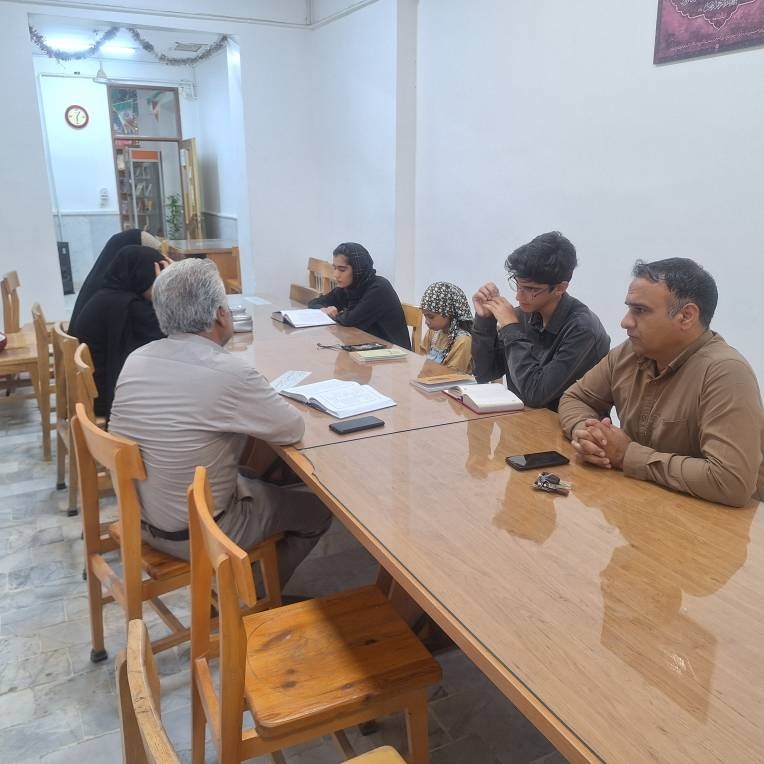 محفل ادبی در خلیلآباد/ مسابقه کتابخوانی در گناباد