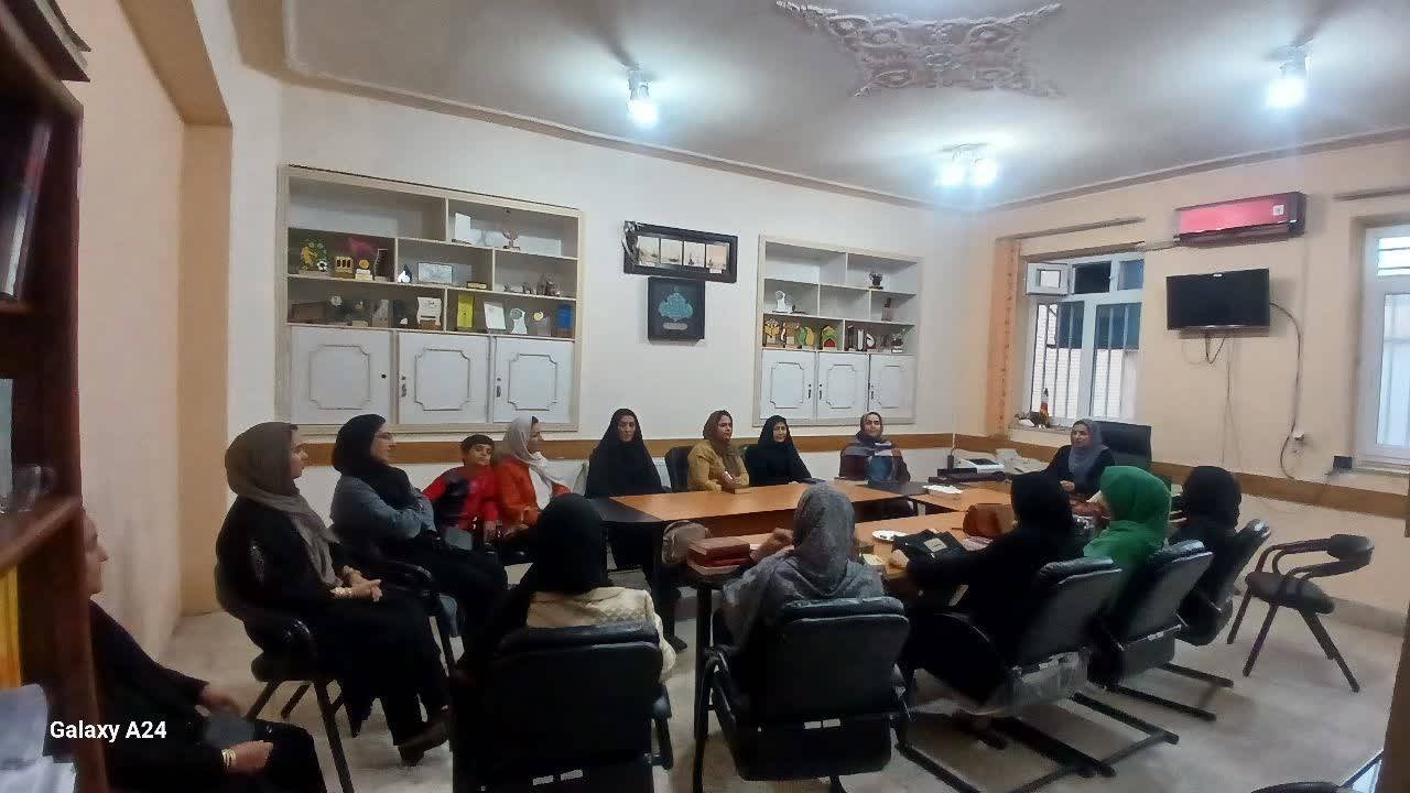 محفل ادبی در خلیلآباد/ مسابقه کتابخوانی در گناباد