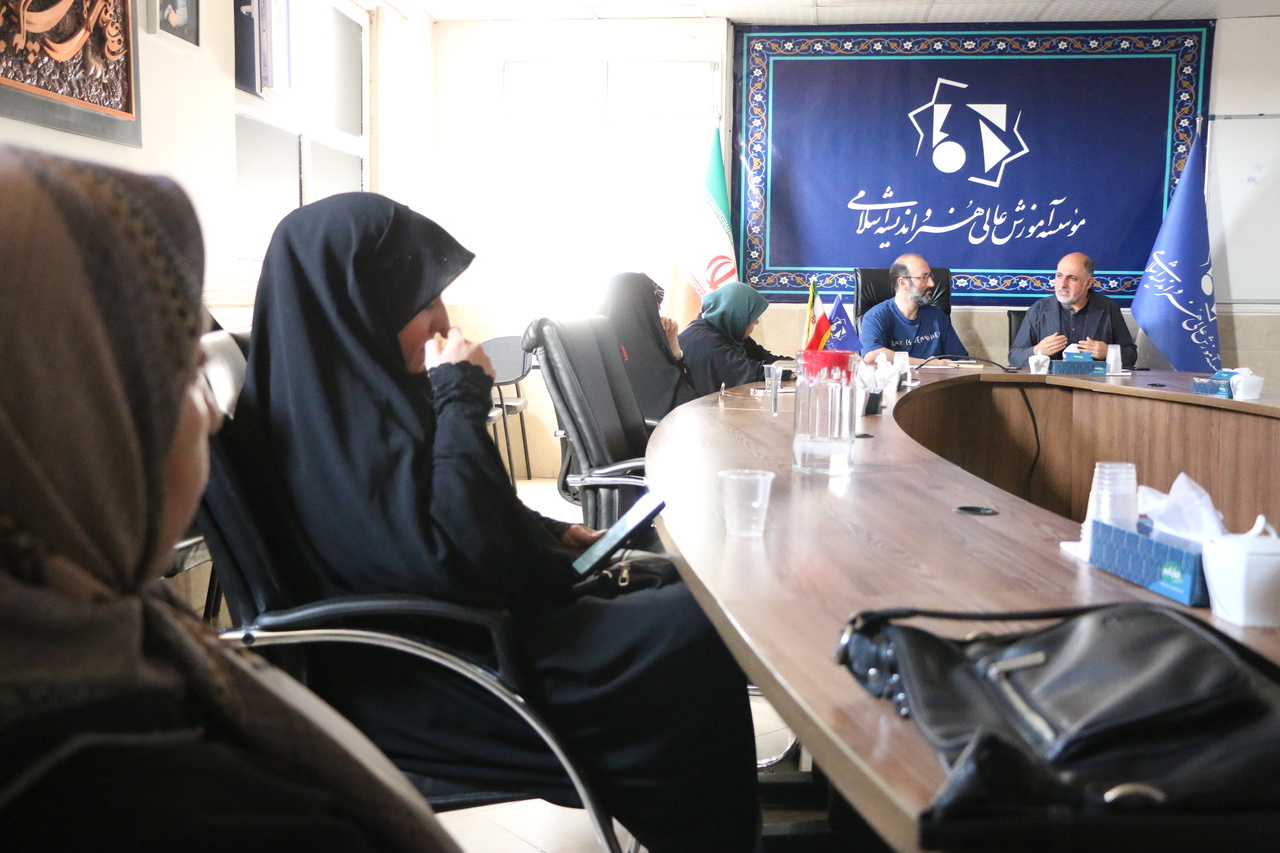 رمان؛ جایگاه شنیدن صداهای متعدد/ انسان یک موجود فرجامنیافته است