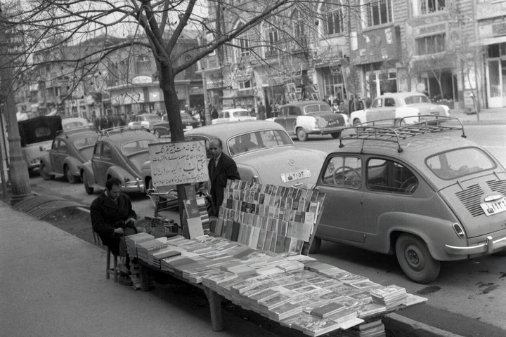 کتابفروش خیابانی