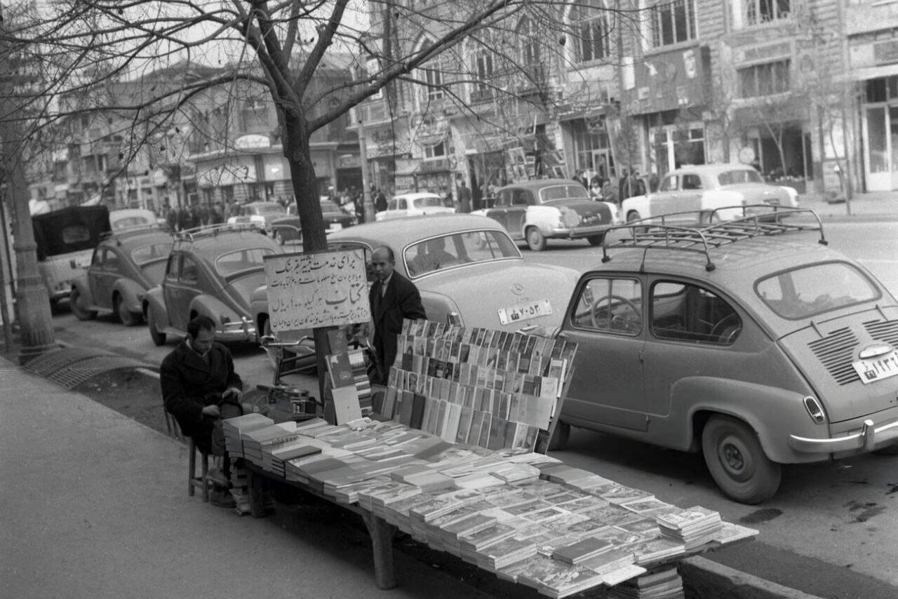 کتابفروش خیابانی