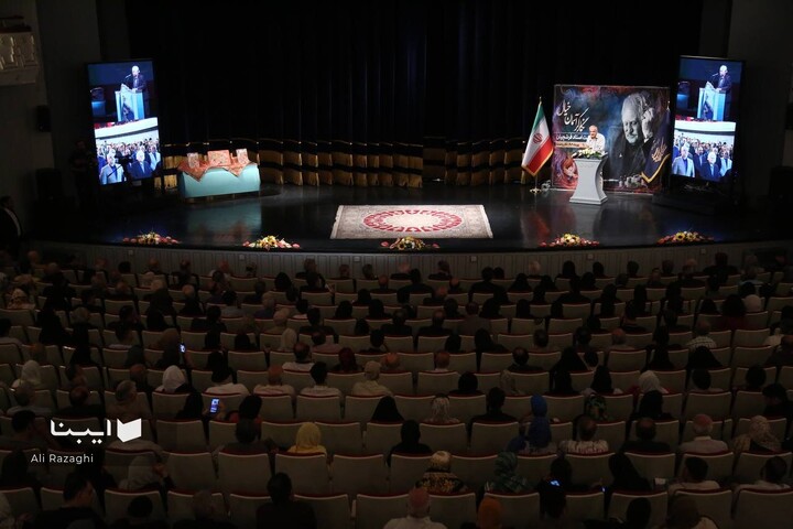 آیین بزرگداشت استاد محمود فرشچیان