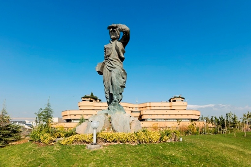 ۸۸ سالگی کتابخانه ملی؛ از قلب تهران تا بلندای «عباس‌آباد»