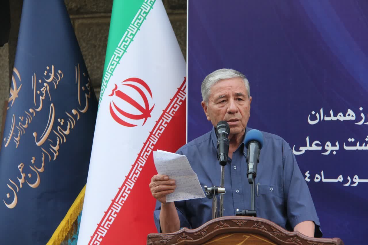 رونمایی از ۲ اثر ادبی در همدان/ تجلیل از اساتید برجسته فرهنگی