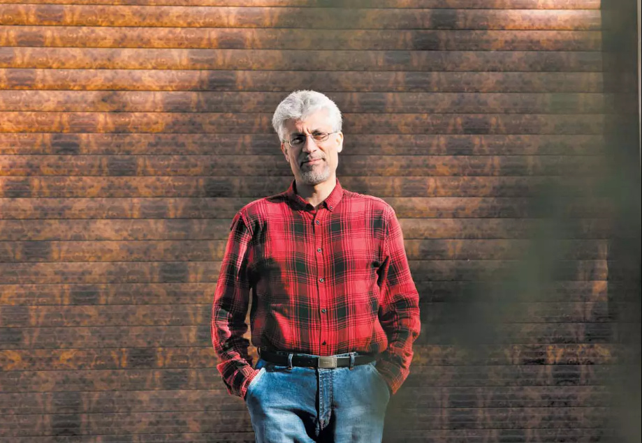 فیلسوف مخالف‌خوان