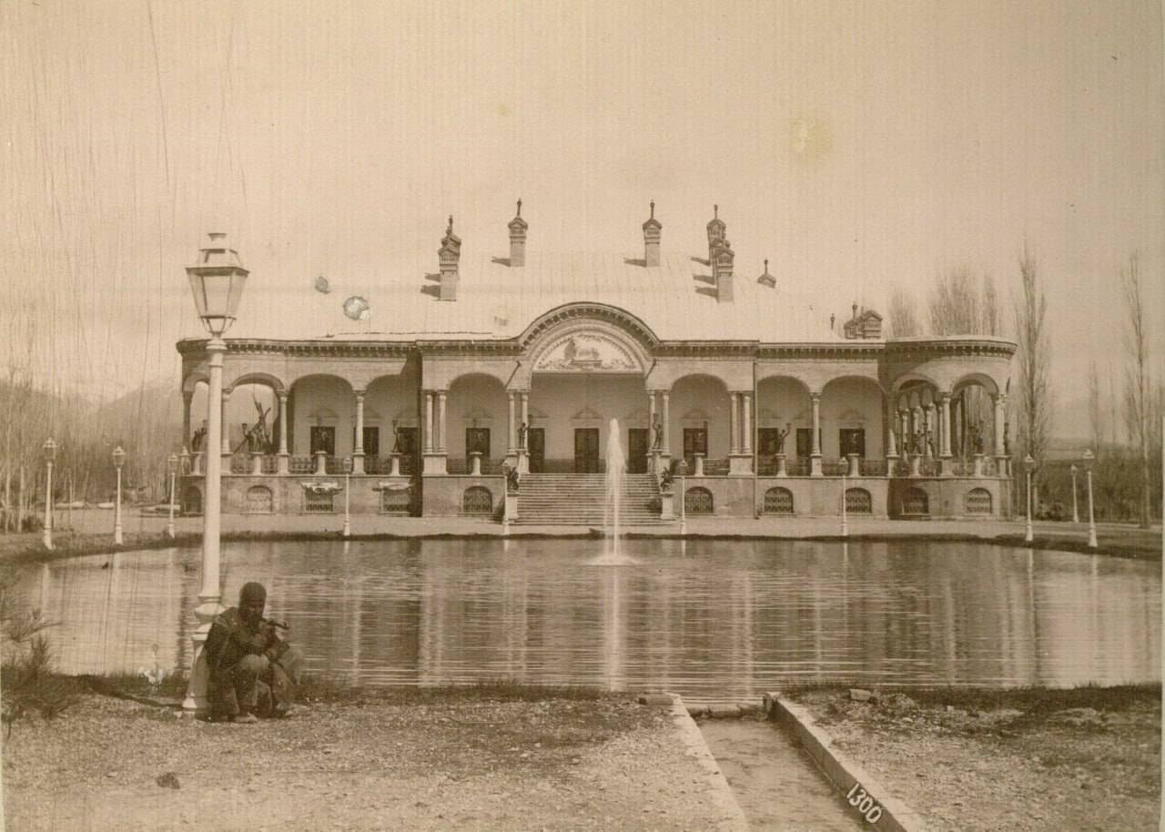 تصویری از پارک یا باغ اتابک از آلبوم شماره 9 کتابخانه مرکزی دانشگاه تهران