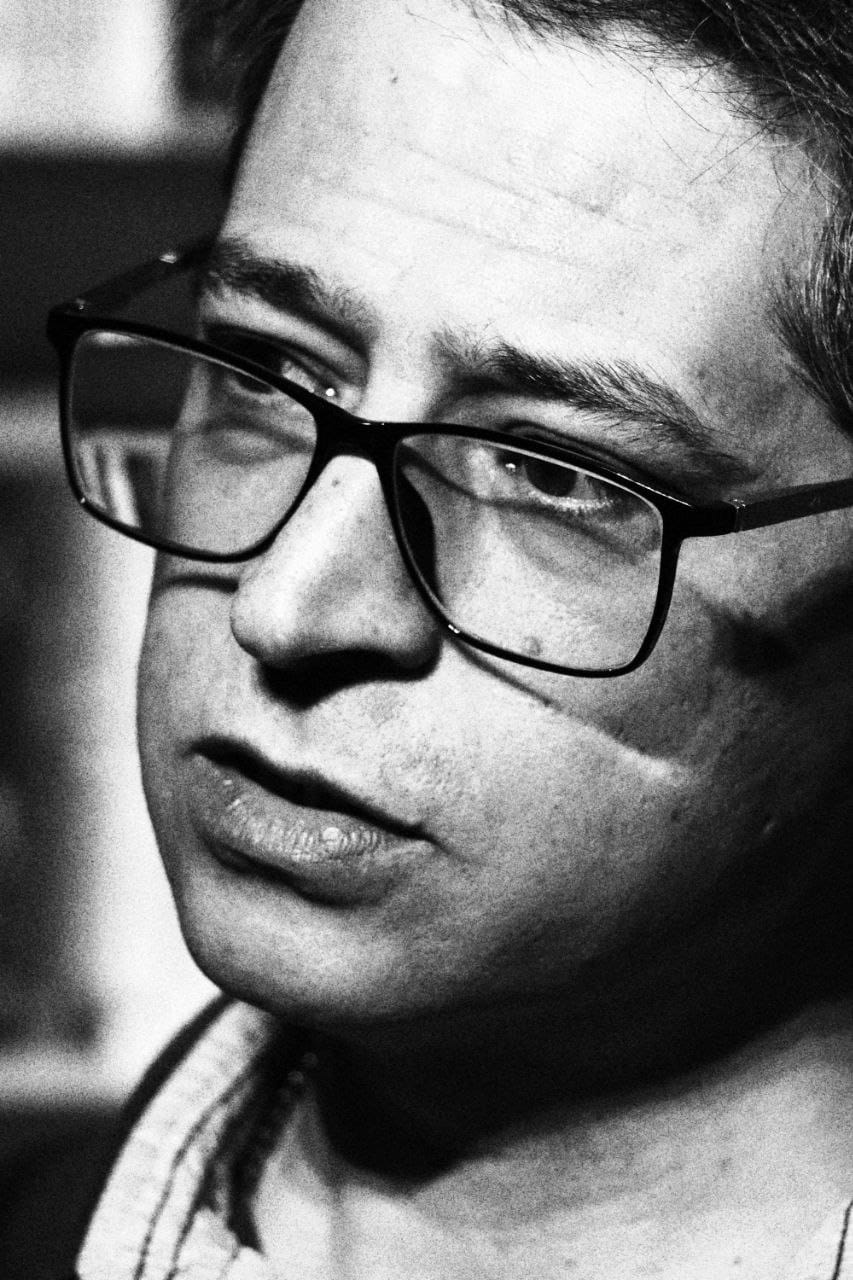 هیچگاه اینقدر از حماسه دور و به کمدی شبیه نبودیم