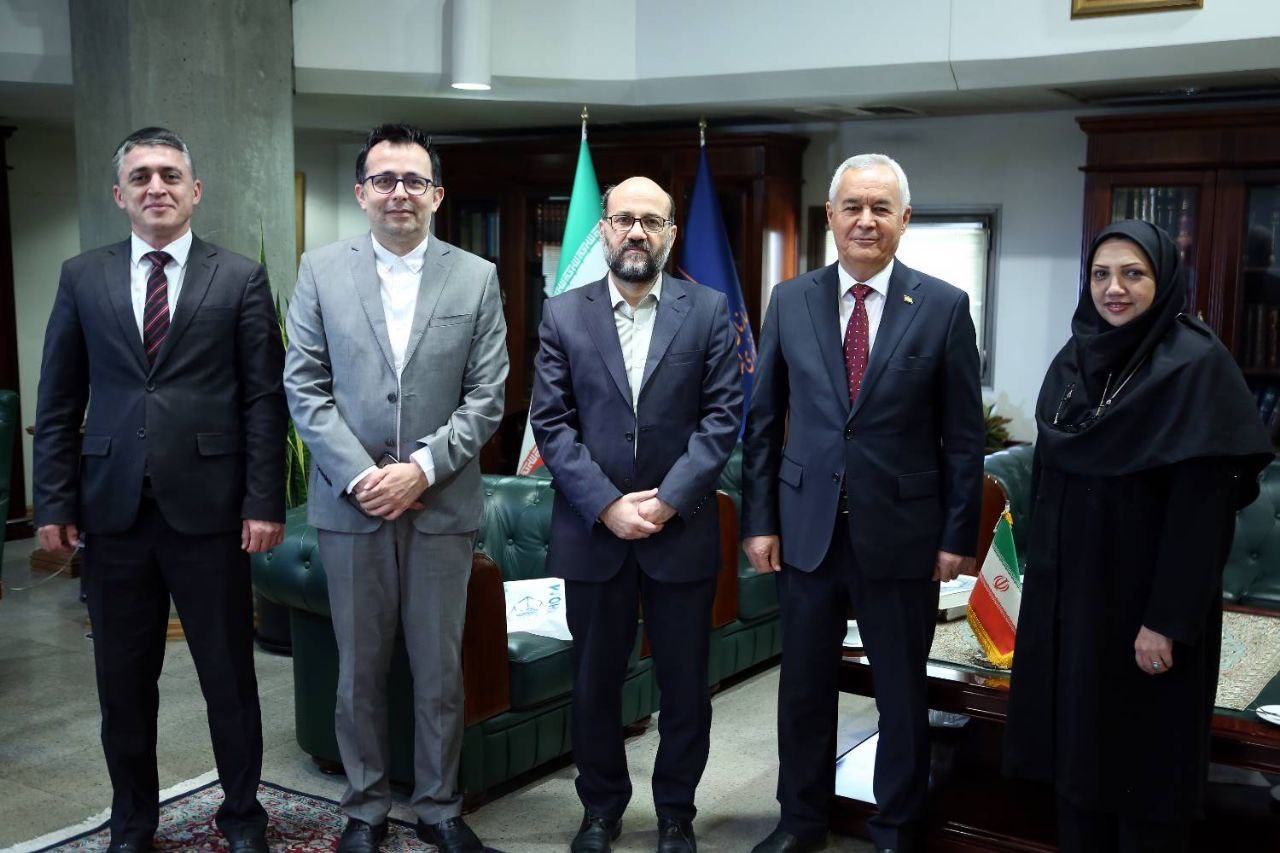 قدردانی برای توزیع شاهنامه در تاجیکستان