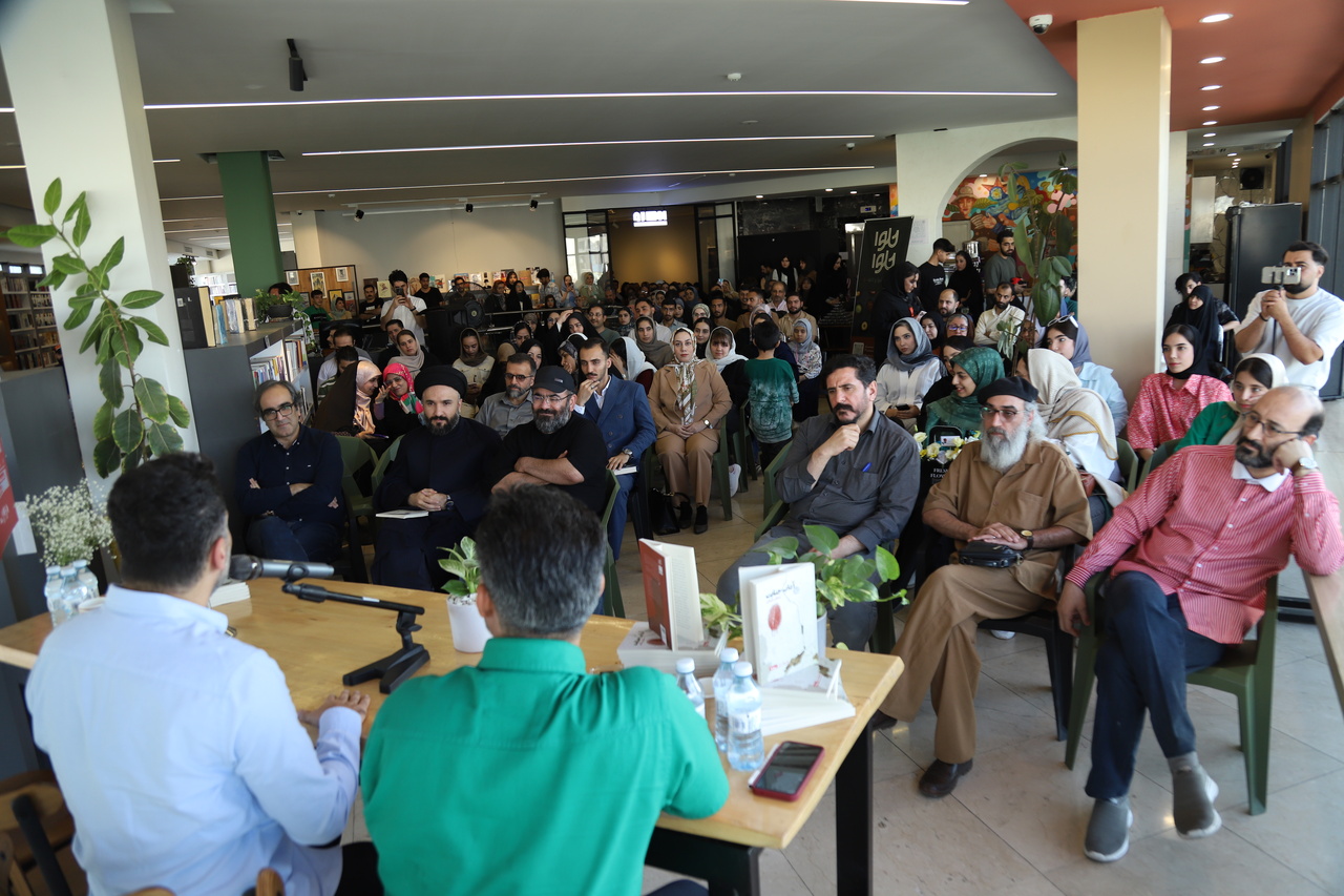 «آداب جنایت» به لحاظ فرم قابل دفاع است/ رمان بهترین مکان برای اندیشهورزی است