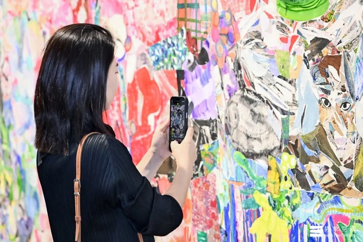 مفاهیم در هنر معاصر سیال است و به تعداد مخاطبان معنا وجود دارد