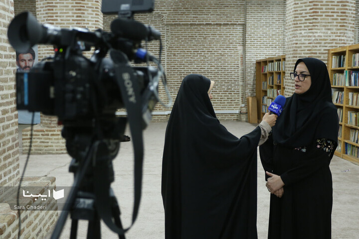 آیین رونمایی از تقریض رهبری بر کتاب «پاسیادِ پسر خاک»