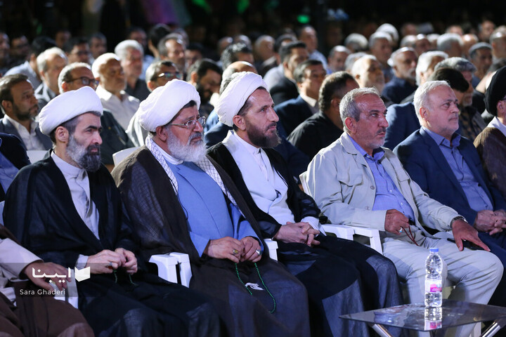 آیین رونمایی از تقریض رهبری بر کتاب «پاسیادِ پسر خاک»