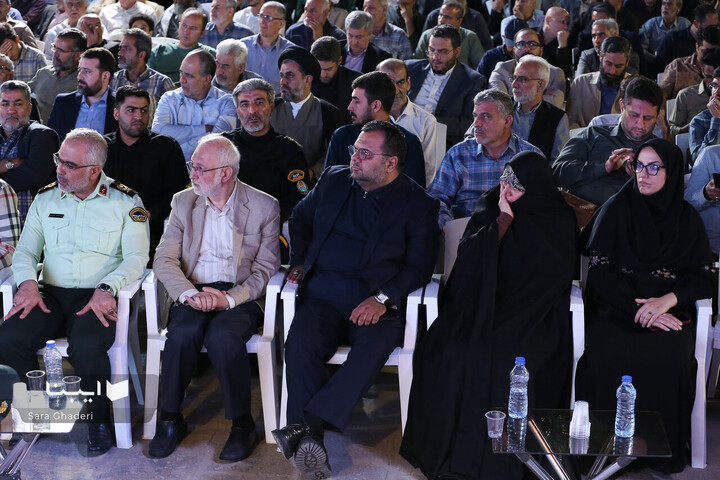 آیین رونمایی از تقریض رهبری بر کتاب «پاسیادِ پسر خاک»