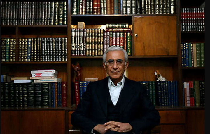 حق را فدای دنیا و سیاست نکرد