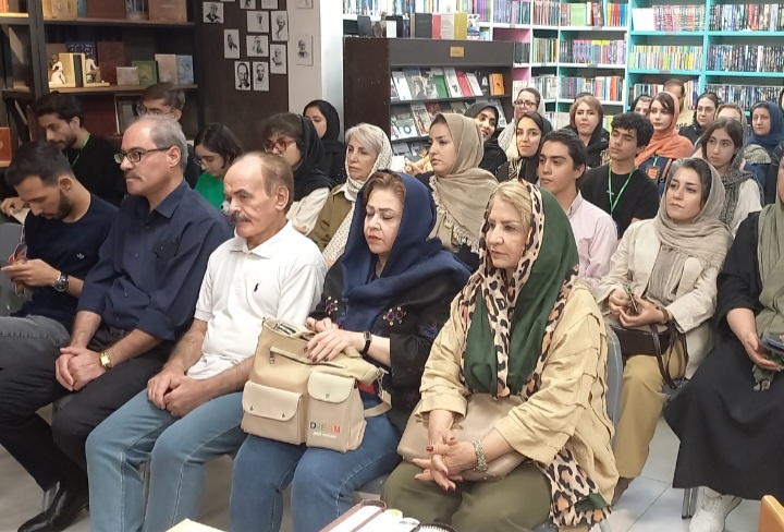نشست ادبی بامحوریت نقد و بررسی آثار نویسندگان معاصر ایران برگزار شد
