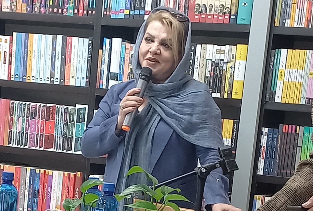 نشست ادبی بامحوریت نقد و بررسی آثار نویسندگان معاصر ایران برگزار شد