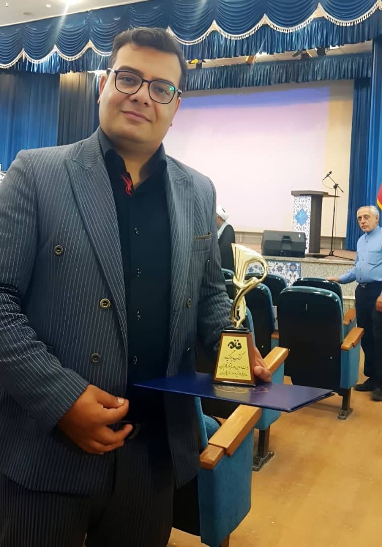 شاعر باید دغدغه اجتماعی و مسئولیتپذیری در مورد مسائل جامعه داشته باشد