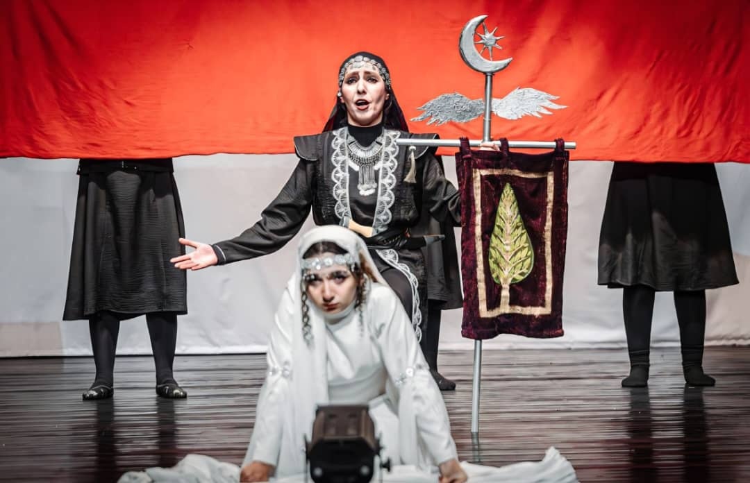 از وجه زنانه شاهنامه غافل شده‌ایم/ شاهنامه بزرگ است و حرف‌های پوچ خللی به آن وارد نمی‌کند