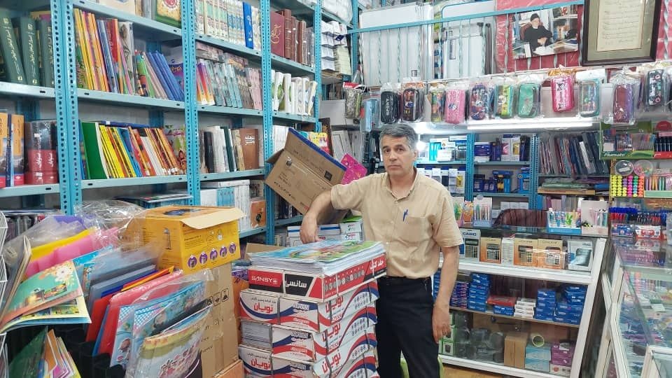 «علویون» کتابفروشی ۸۰ ساله‌ای در قلب زنجان/ پاتوق انقلابیون همچنان استوار ایستاده است