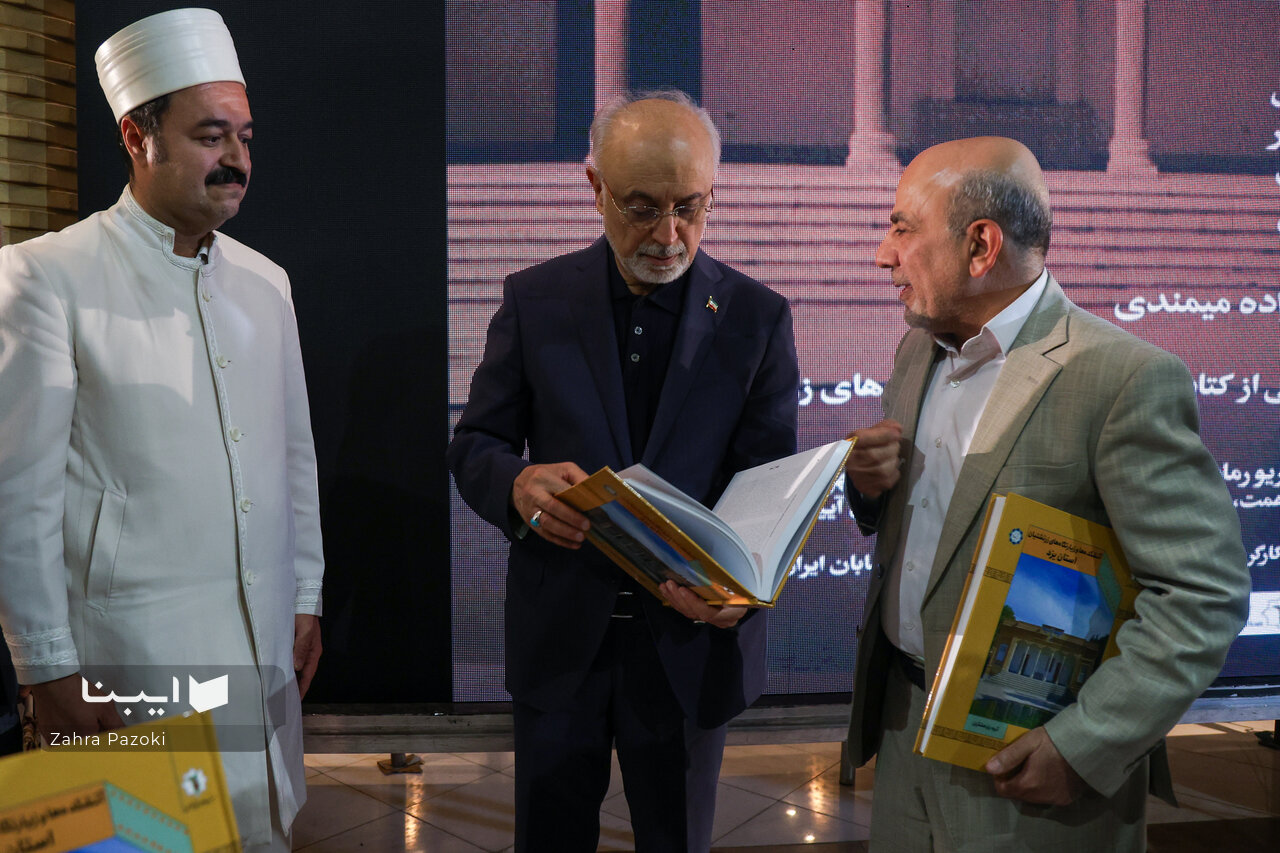 پاسبانی از آتش فرهنگ ایران وظیفه هر ایرانی است