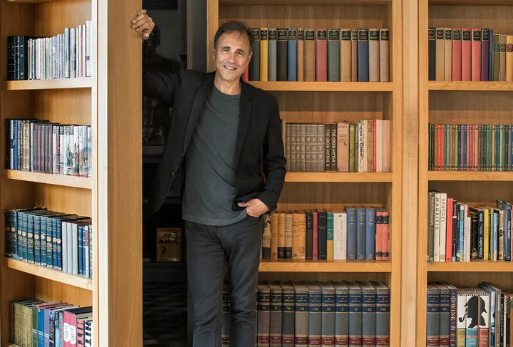 طنز و موضوعات هیجان‌انگیز، باعث جذابیت آثار آنتونی هوروویتس هستند