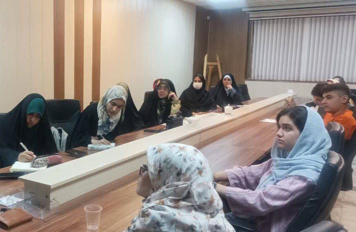 «قلمستان»؛ محفلی برای پرورش شاعران جوان در استان مرکزی