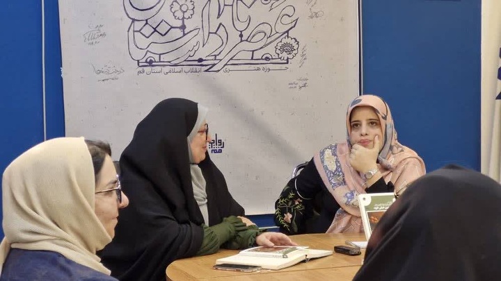 تعداد زنان طنزنویس کم است