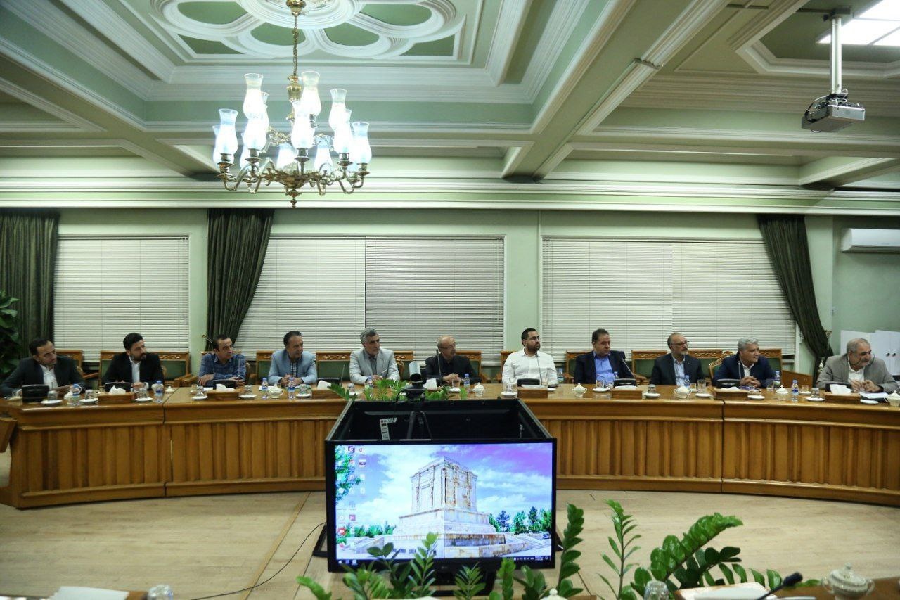 استاندار خراسان رضوی پای صحبت فعالان چاپ نشست / کارگروه «چاپ و نشر» تشکیل شود