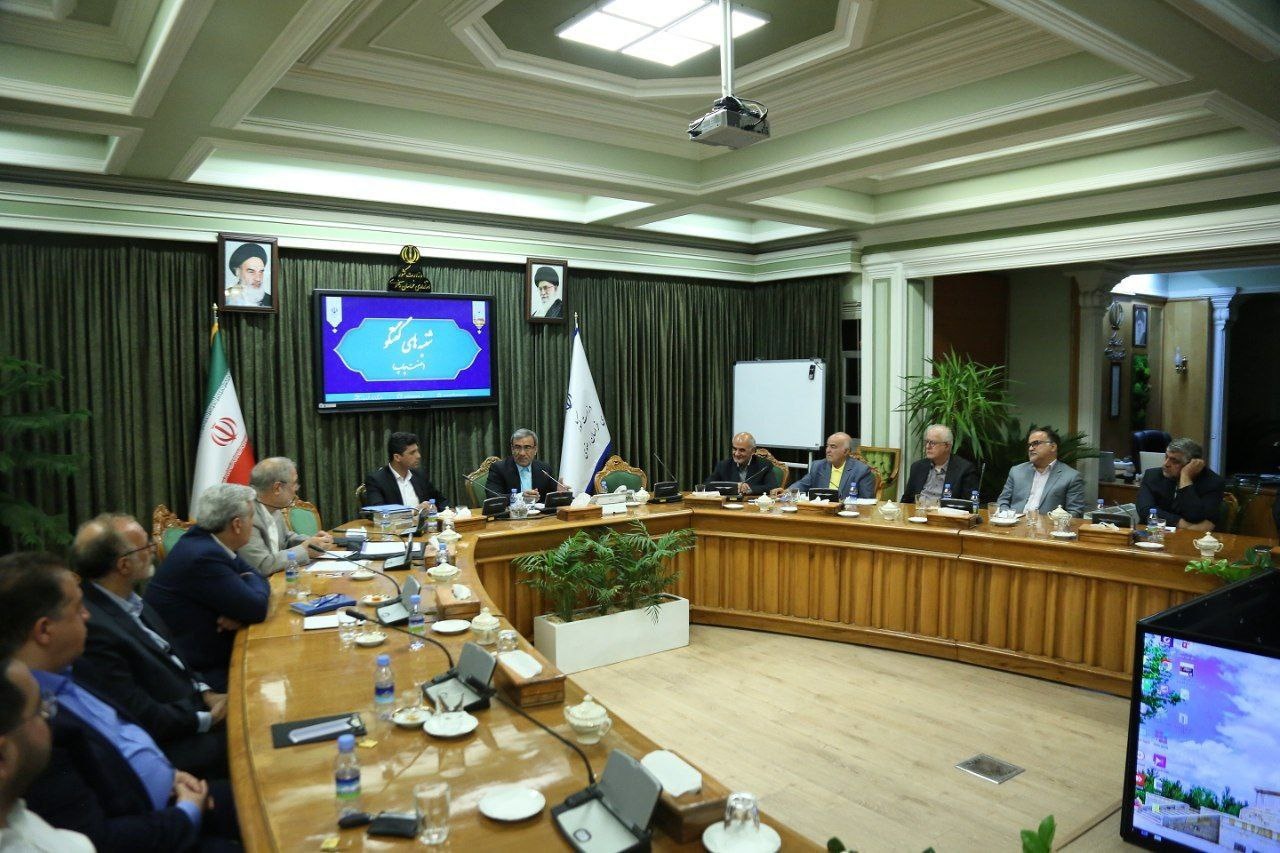 استاندار خراسان رضوی پای صحبت فعالان چاپ نشست / کارگروه «چاپ و نشر» تشکیل شود